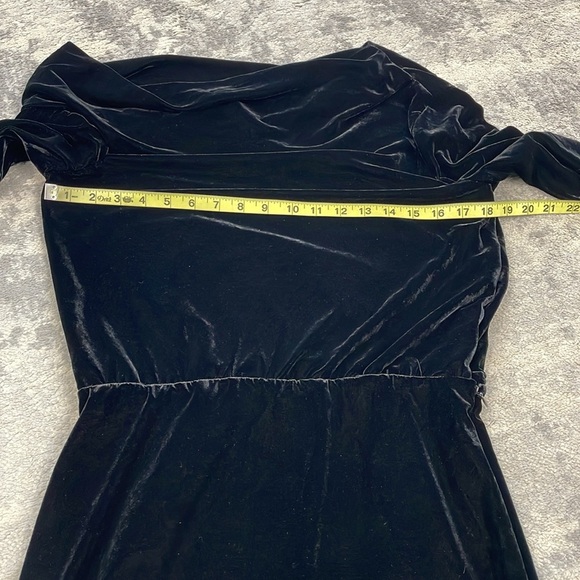 New Theory Asymmetrical Mini Dress in Stretch Velvet Black Off Shoulder Drape 8 - Picture 7 of 12